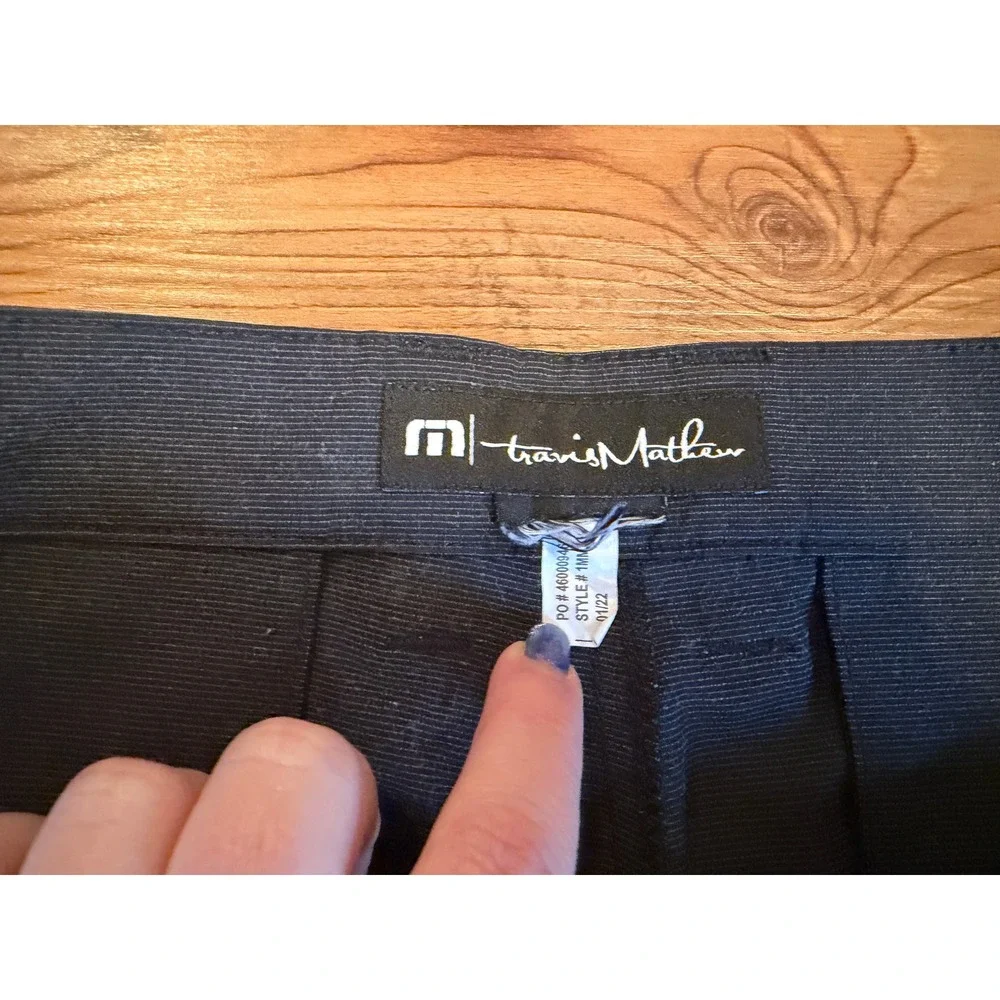 Travis Mathew Mens Golf Shorts Navy Blue Micro Stripe Performance Size 34 - Picture 3 of 6